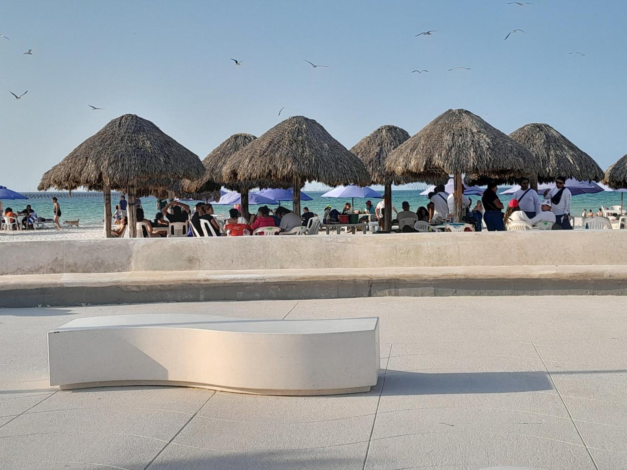 Malecon Beach House In Progreso 1 Block From Beach エクステリア 写真