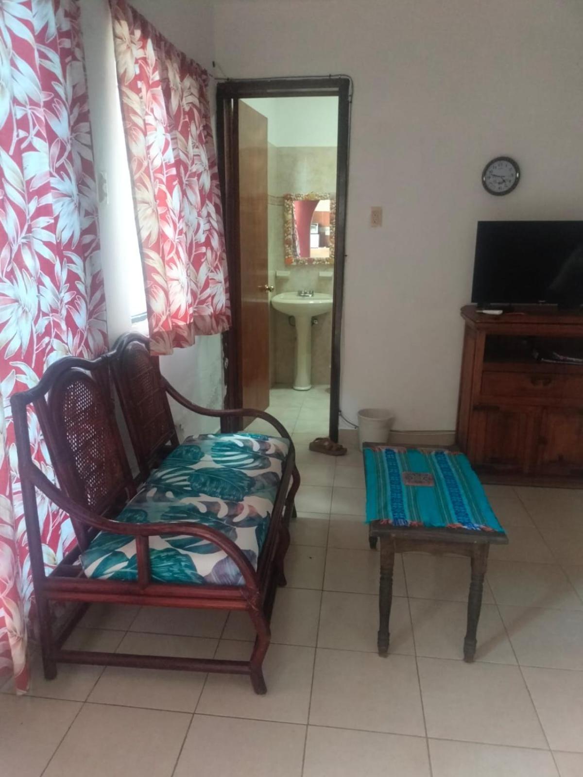 Malecon Beach House In Progreso 1 Block From Beach エクステリア 写真